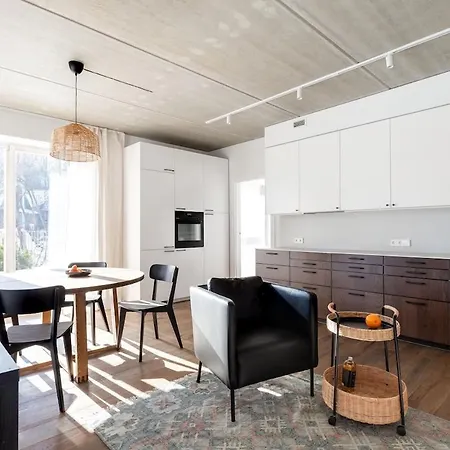 Апартаменты Sunny, Peaceful & Spacious By Urban Rent *