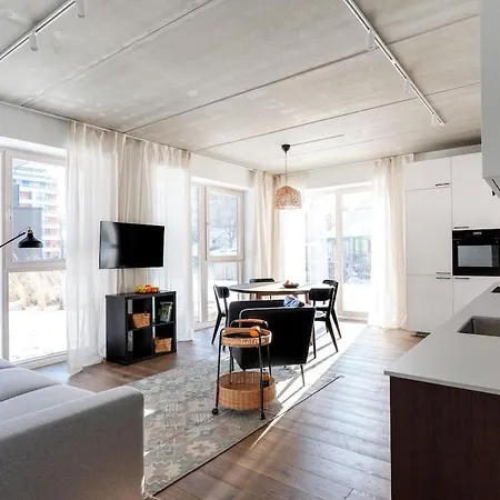 Apartment Sunny, Peaceful & Spacious By Urban Rent