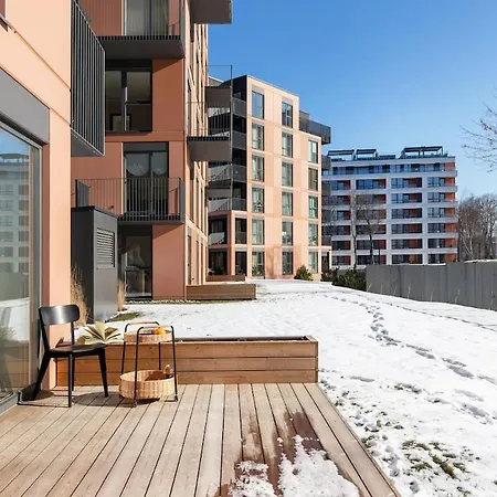 Sunny, Peaceful & Spacious By Urban Rent *