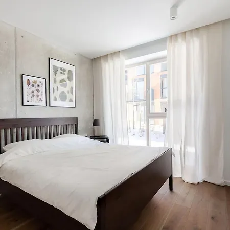 Apartment Sunny, Peaceful & Spacious By Urban Rent *