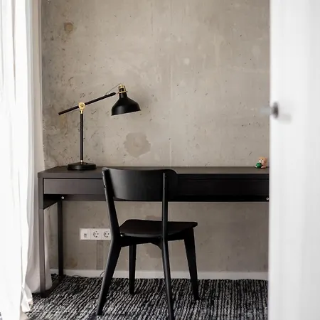 Sunny, Peaceful & Spacious By Urban Rent