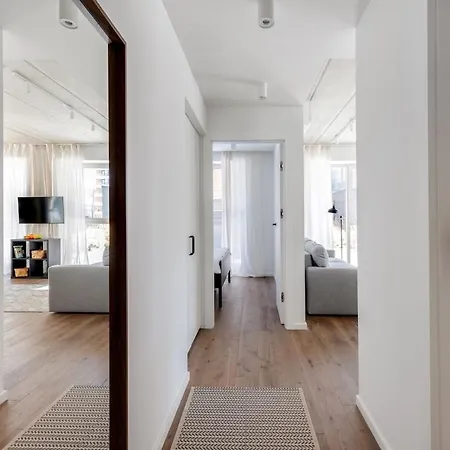 Sunny, Peaceful & Spacious By Urban Rent Апартаменты