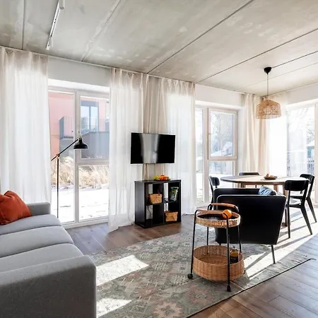 Sunny, Peaceful & Spacious By Urban Rent Apartment
