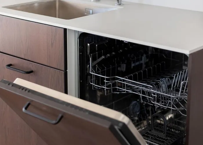 Sunny, Peaceful & Spacious By Urban Rent アパート *