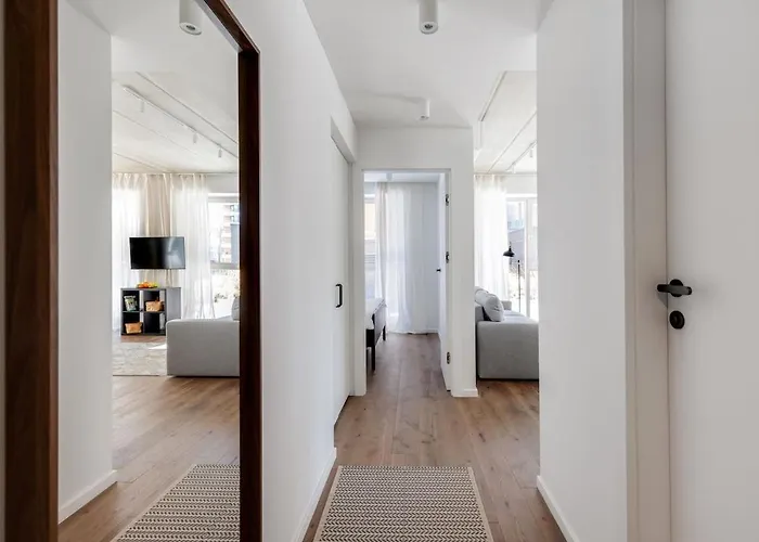 Sunny, Peaceful & Spacious By Urban Rent Apartmán