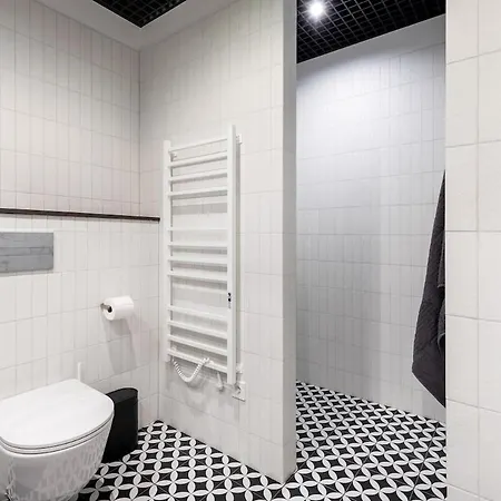 Sunny, Peaceful & Spacious By Urban Rent * Wilna