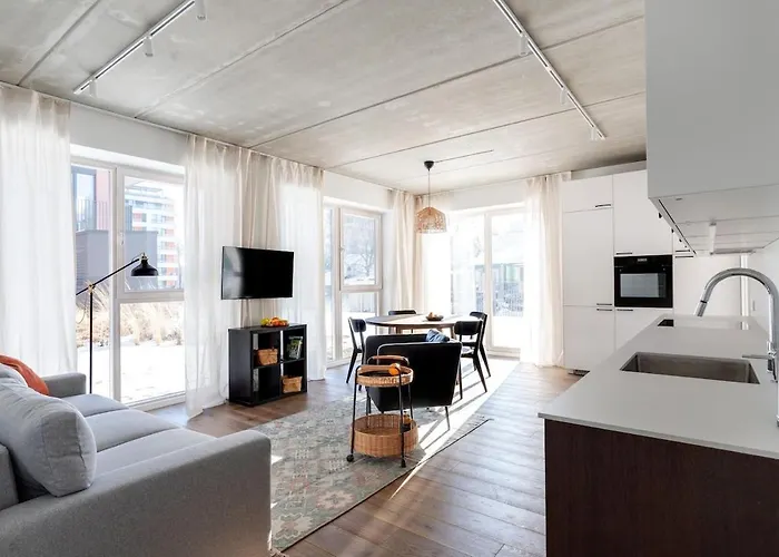 Apartment Sunny, Peaceful & Spacious By Urban Rent
