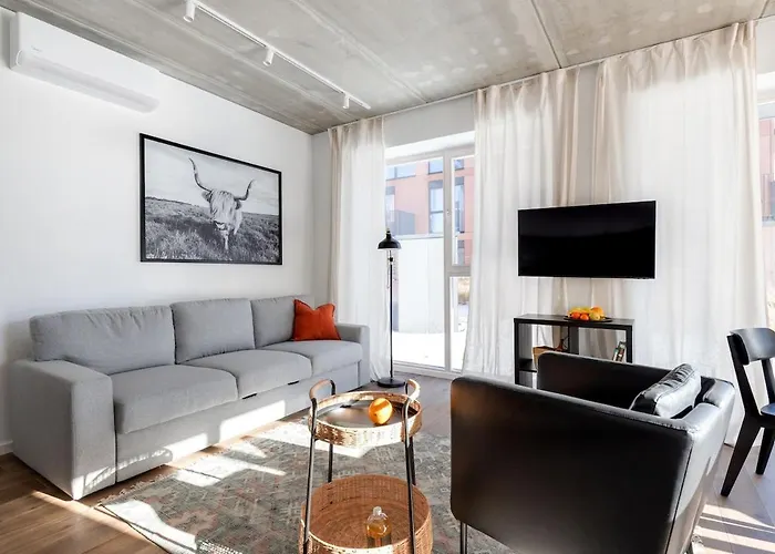 Sunny, Peaceful & Spacious By Urban Rent