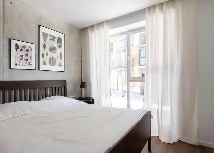 Apartment Sunny, Peaceful & Spacious By Urban Rent