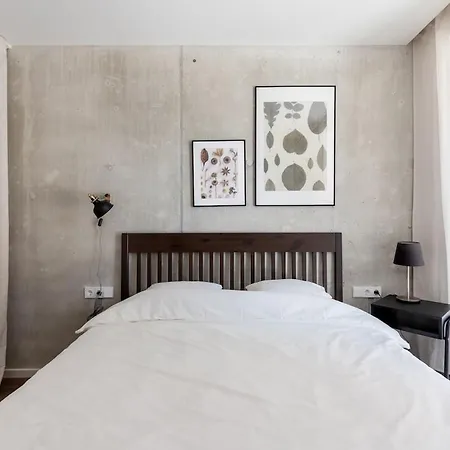 Sunny, Peaceful & Spacious By Urban Rent