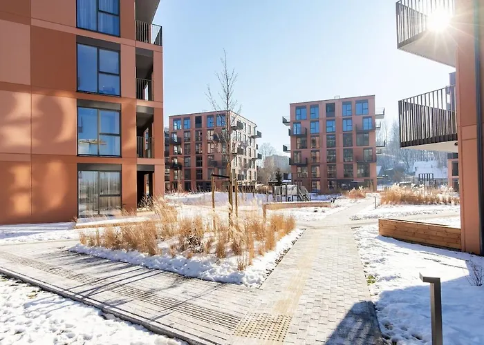 דירה Sunny, Peaceful & Spacious By Urban Rent *